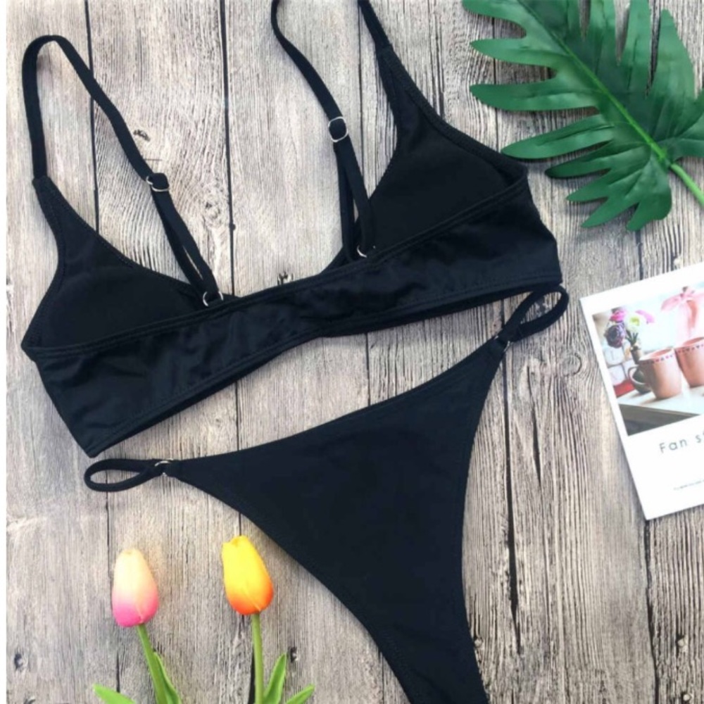 Sexy Black Bikini - Picture 4 of 4